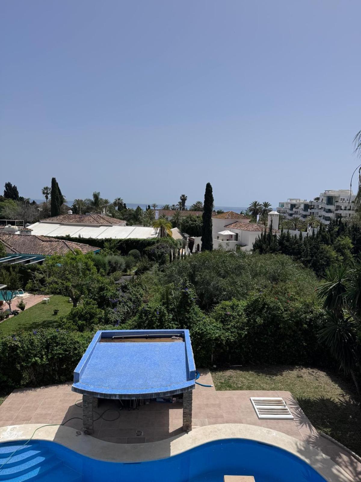 Villa Casa Farah Golden Mile Coral Behind Aldi Marbella