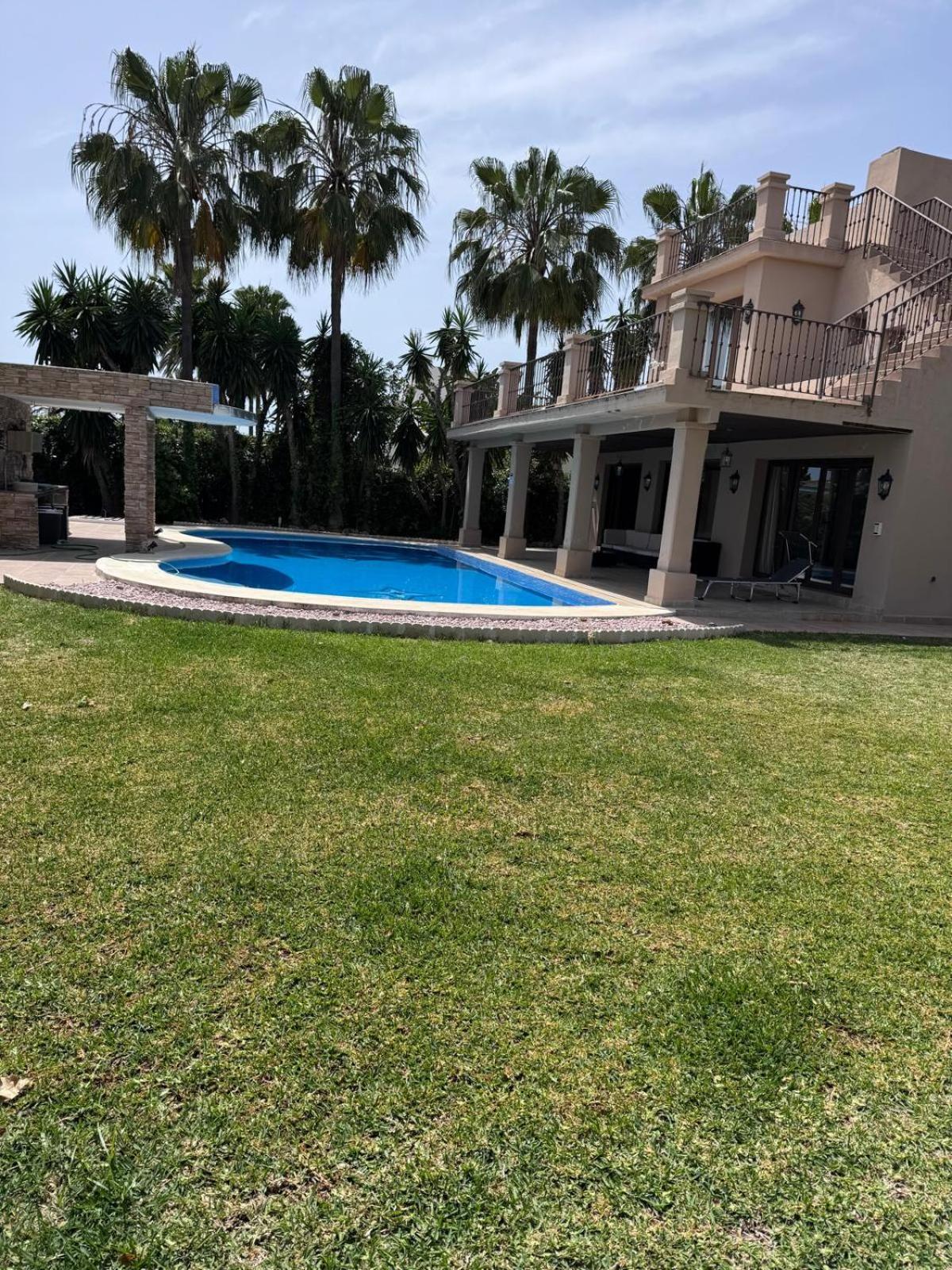 Casa Farah Golden Mile Coral Behind Aldi Villa